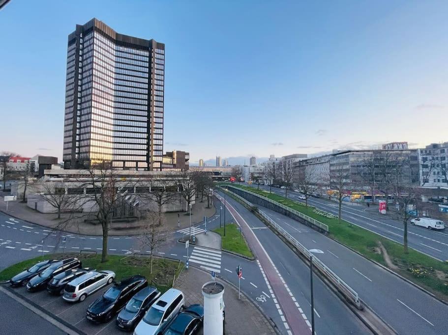 Klassen - Exklusives - Zentral Und 4km Zur Messe -kingsizebett Apartment Essen