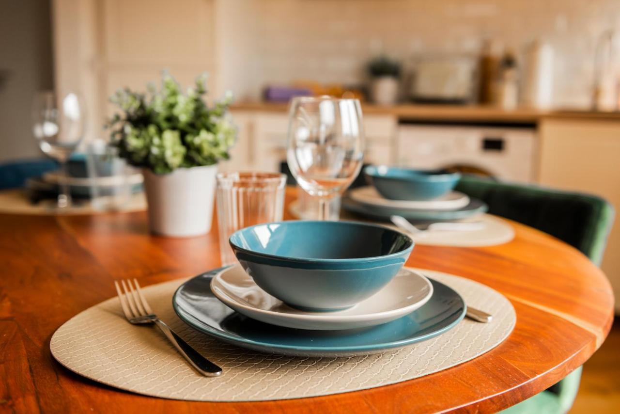 Klassen - Exklusives - Zentral Und 4km Zur Messe -kingsizebett Apartment Essen